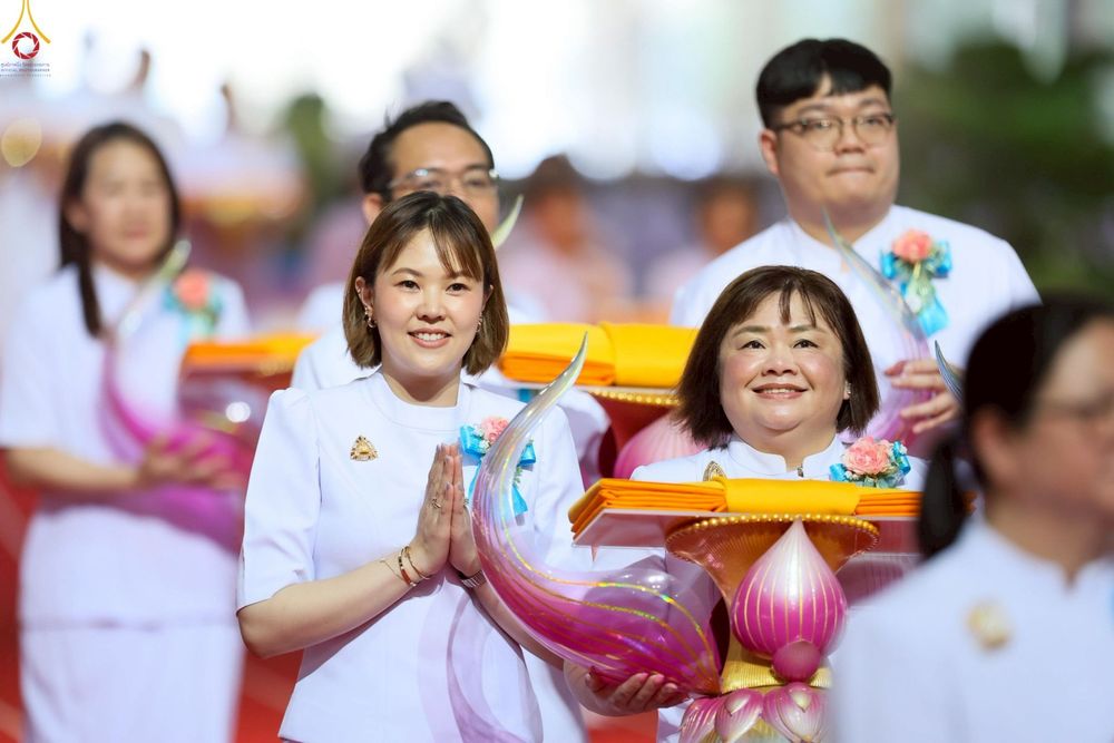 ภาพ No.251633:วันที่ 10 ตุลาคม พ.ศ. 2568 พิธีทอดผ้าป่าสมทบกฐินวัดพระธรรมกาย และสมทบกฐิน 30,000 กว่าวัดทั่วประเทศ ครั้งที่ 3 ณ สภาธรรมกายสากล วัดพระธรรมกาย