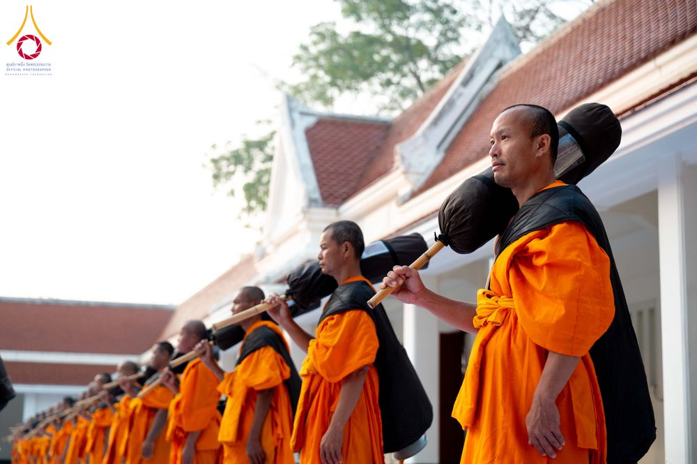 ภาพ No.297336:วันที่ 15 มกราคม พ.ศ.2569 พระธรรมยาตราปฏิบัติธรรมและถ่ายภาพหมู่ประวัติศาสตร์ อนุสรณ์สถานลำดับที่ 4 สถานที่เกิดด้วยกายธรรม  ณ วัดโบสถ์บน ต.บางคูเวียง จ.นนทบุรี ในโครงการธรรมยาตรา กตัญญูบูชา มหาปูชนียาจารย์ พระมงคลเทพมุนี(สด จนฺทสโร) พระผู้ปราบมาร อนุสรณ์ส