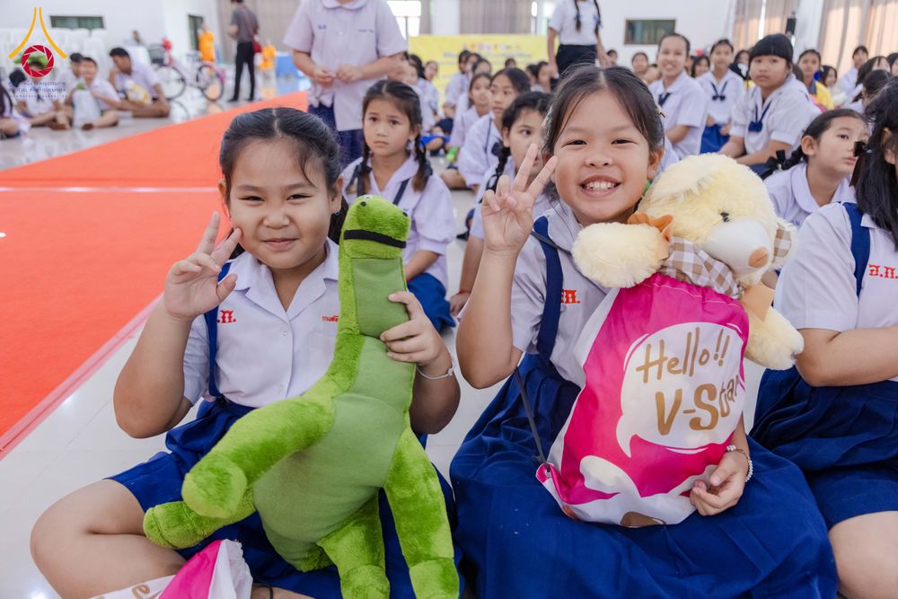 ภาพ No.282066:วันศุกร์ที่ 19 ธันวาคม พ.ศ. 2568 พิธีมอบโล่และใบประกาศเกียรติคุณ โครงการเจริญพระพุทธมนต์ธัมมจักกัปปวัตตนสูตร และวันรวมพลังเด็กดีV-Star ดาวแห่งความดี ผู้นำฟื้นฟูศีลธรรมโลกจังหวัดสระบุรี ณ ศูนย์ปฏิบัติธรรมสระบุรี