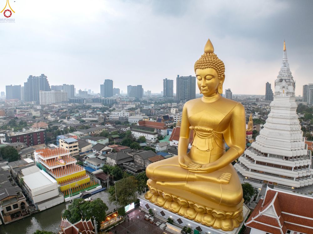 ภาพ No.299963:วันที่ 22 มกราคม พ.ศ.2569 พระธรรมยาตราปฏิบัติธรรม และถ่ายภาพหมู่ประวัติศาสตร์ ณ อาคารธรรมยาตรา กตัญญูบูชามหาปูชนียาจารย์  ตรงข้ามวัดปากน้ำภาษีเจริญ จ.กรุงเทพมหานคร ในโครงการธรรมยาตรา กตัญญูบูชา มหาปูชนียาจารย์ พระมงคลเทพมุนี(สด จนฺทสโร) พระผู้ปราบมาร อนุ