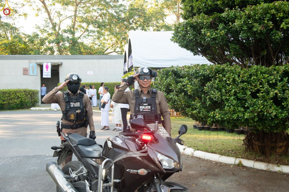 ภาพ No.301487:ภาพเบื้องหลังอาสาสมัครรวมใจ ชุดที่ 4 ในโครงการธรรมยาตรา กตัญญูบูชา มหาปูชนียาจารย์ พระมงคลเทพมุนี(สด จนฺทสโร) พระผู้ปราบมาร อนุสรณ์สถาน 7 แห่ง ปีที่ 14