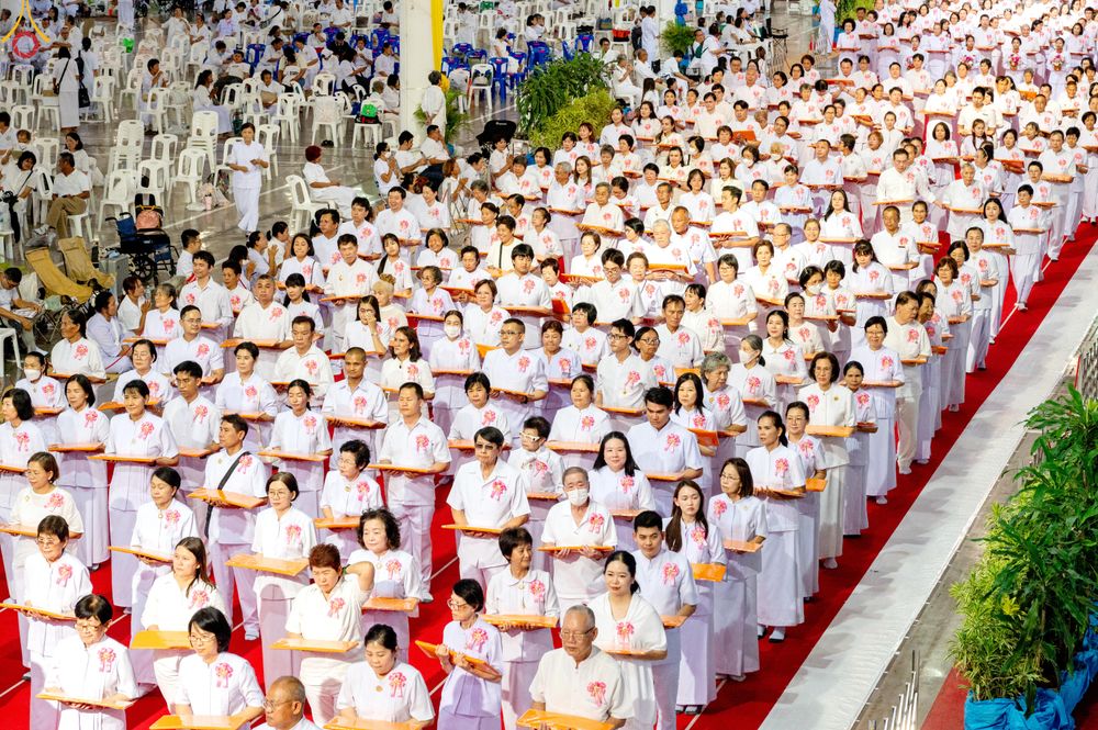 ภาพ No.318437:วันอาทิตย์ต้นเดือนที่ 5 เมษายน พ.ศ.2569 พิธีทอดผ้าป่าสมทบมหาสังฆทาน 40,000 กว่าวัดทั่วประเทศ ณ สภาธรรมกายสากล วัดพระธรรมกาย