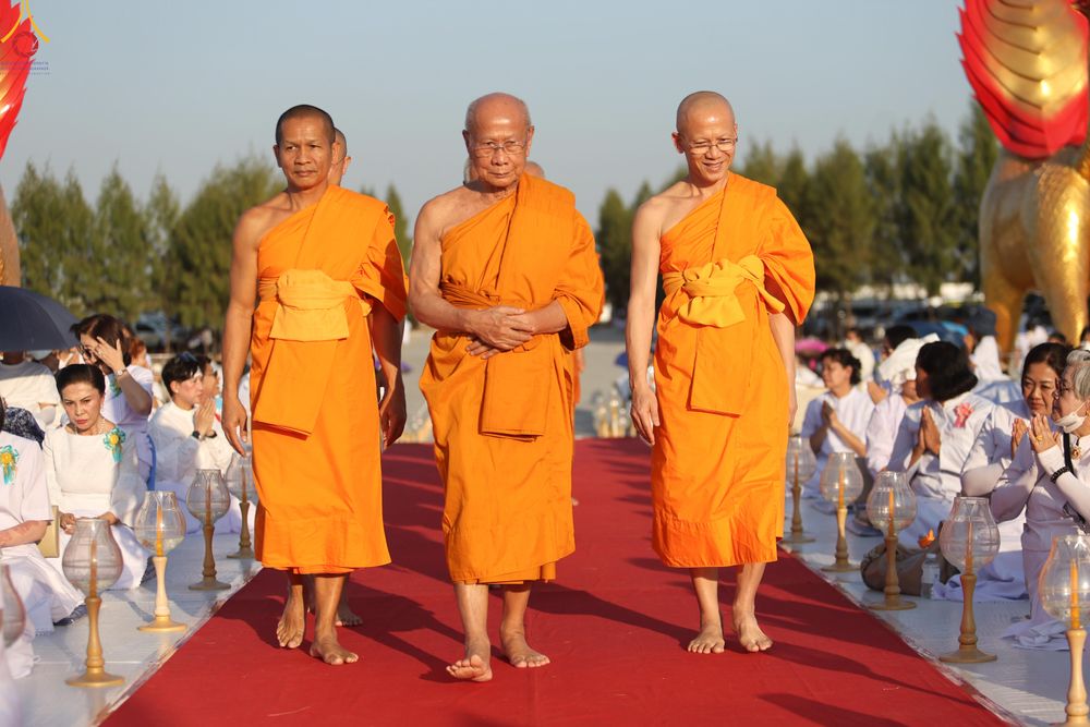 ภาพ No.301914:วันที่ 23 มกราคม พ.ศ. 2569 พิธีจุดประทีปธรรมถวายเป็นพุทธบูชา และบูชาธรรมมหาปูชนียาจารย์  ณ อนุสรณ์สถานลำดับที่ 5 สถานที่เผยแผ่วิชชาธรรมกายครั้งแรก อนุสรณ์สถานบางปลา วัดบางปลา อำเภอบางเลน จังหวัดนครปฐม ในโครงการธรรมยาตรา กตัญญูบูชา มหาปูชนียาจารย์ พระมงคล