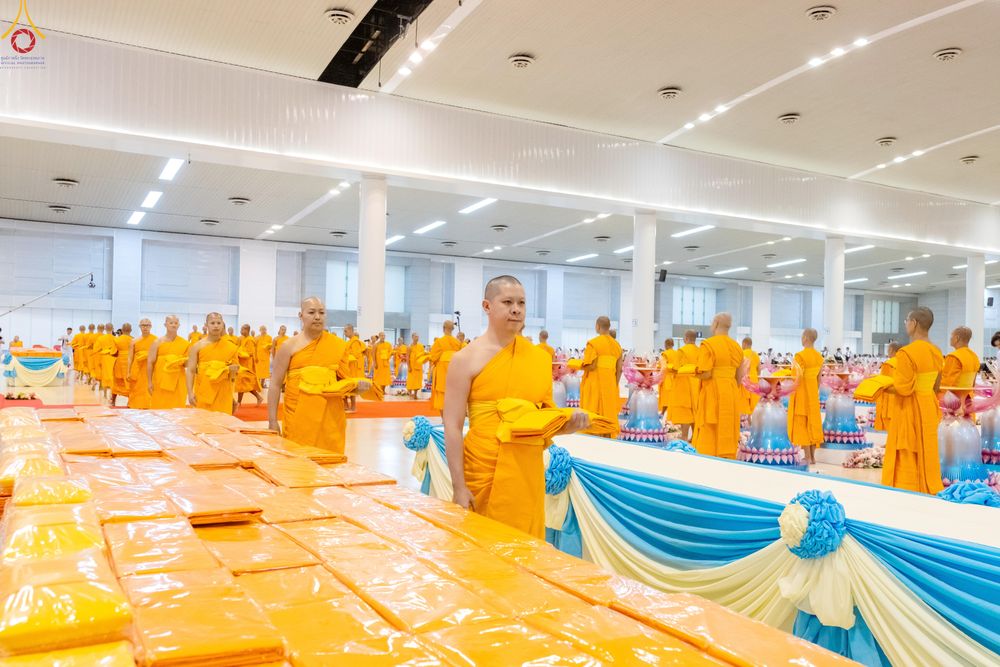 ภาพ No.318618:วันอาทิตย์ต้นเดือนที่ 5 เมษายน พ.ศ.2569 พิธีทอดผ้าป่าสมทบมหาสังฆทาน 40,000 กว่าวัดทั่วประเทศ ณ สภาธรรมกายสากล วัดพระธรรมกาย