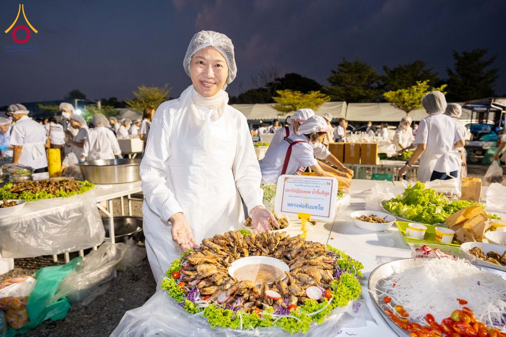 ภาพ No.295793:วันที่ 17 มกราคม พ.ศ. 2569 พิธีถวายภัตตาหารเป็นสังฆทาน แด่พระธรรมยาตรา ณ วัดโบสถ์บน ต.บางคูเวียง จ.นนทบุรี อนุสรณ์สถานลำดับที่ 4 สถานที่เกิดด้วยกายธรรม ในโครงการธรรมยาตรา กตัญญูบูชา มหาปูชนียาจารย์ พระมงคลเทพมุนี(สด จนฺทสโร) พระผู้ปราบมาร อนุสรณ์สถาน 7 แ