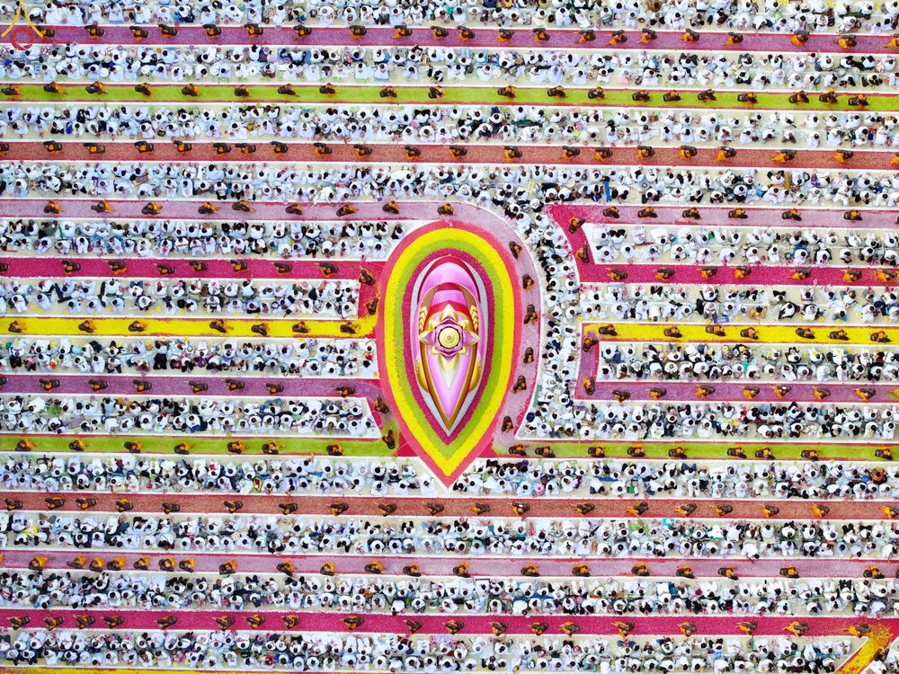 ภาพ No.287503:วันที่ 3 มกราคม พ.ศ. 2569 พิธีต้อนรับพระธรรมยาตรา ในโครงการธรรมยาตรา กตัญญูบูชา มหาปูชนียาจารย์ พระมงคลเทพมุนี(สด จนฺทสโร) พระผู้ปราบมาร อนุสรณ์สถาน 7 แห่ง ปีที่ 14 ณ อนุสรณ์สถานมหาวิหารพระมงคลเทพมุนี (โลตัสแลนด์) อ.สองพี่น้อง จ.สุพรรณบุรี