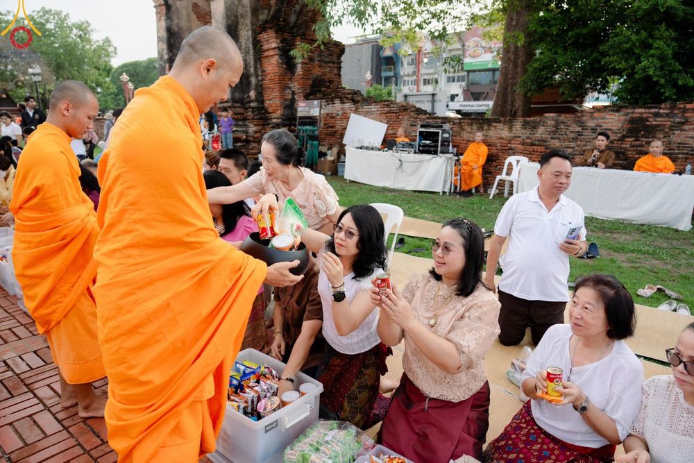 ภาพ No.138555:พิธีตักบาตร วัดราชบูรณะ จ.พระนครศรีอยุธยา วันที่ 25 พฤษภาคม พ.ศ.2567