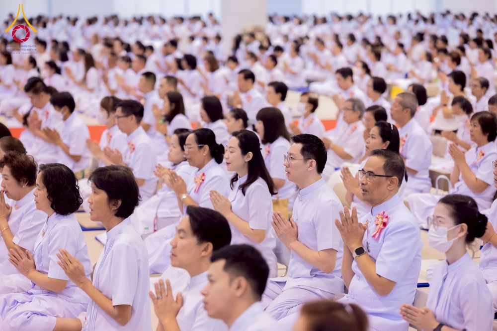 ภาพ No.277170:วันอาทิตย์ที่ 7 ธันวาคม พ.ศ. 2568 พิธีบูชาข้าวพระ ณ สภาธรรมกายสากล วัดพระธรรมกาย