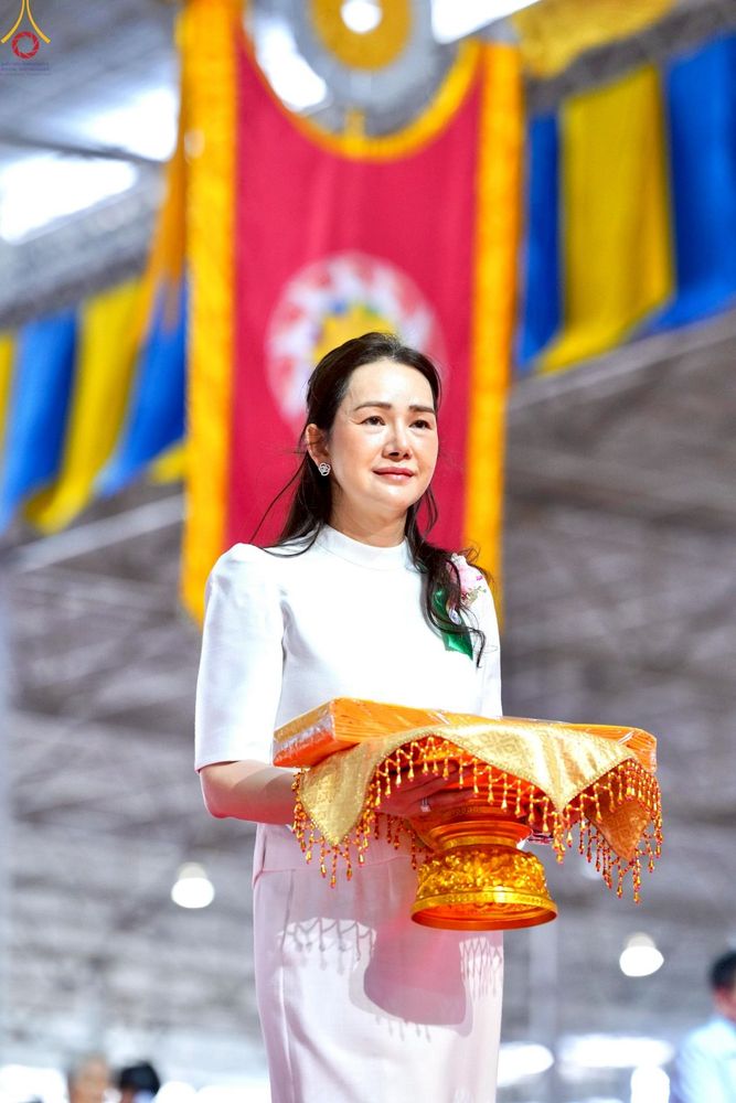 ภาพ No.277511:วันอาทิตย์ต้นเดือนที่ 7 ธันวาคม พ.ศ.2568 พิธีทอดผ้าป่าต้นสมบัติจักรพรรดิ ณ สภาธรรมกายสากล วัดพระธรรมกาย