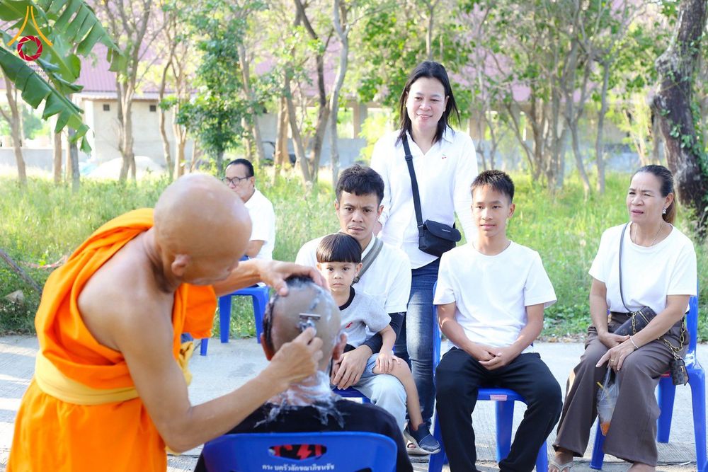 ภาพ No.317314:วันอาทิตย์ที่ 29 มีนาคม พ.ศ. 2569 พิธีตัดปอยผมและปลงผม ว่าที่สามเณร ศูนย์อบรมเยาวชนนครปฐม