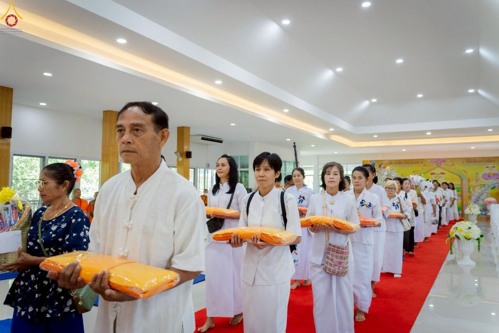 ภาพ No.256968:วันพฤหัสบดีที่ ๑๖ ตุลาคม พ.ศ. ๒๕๖๘ พิธีทอดกฐินสามัคคีเพื่อรองรับประดิษฐานองค์เจดีย์ ณ ศูนย์ปฏิบัติธรรมเถินเทิดธรรม อ.เถิน จ.ลำปาง