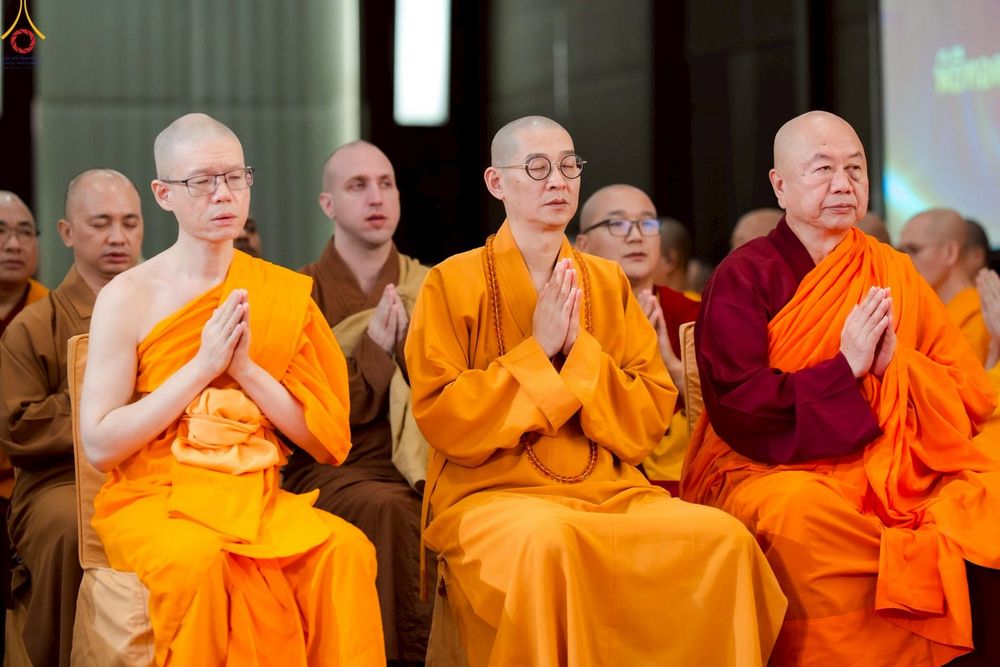 ภาพ No.271420:วันอาทิตย์ที่ 26 ตุลาคม พ.ศ. 2568 พิธีกล่าวสุนทรพจน์รวมสงฆ์ 3 นิกาย  ในวาระครบรอบ 30 ปีวัดพระธรรมกายไทเป