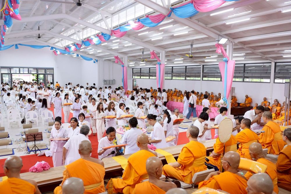 ภาพ No.272249:วันเสาร์ที่ 1 พฤศจิกายน พ.ศ. 2568 พิธีทอดกฐินสามัคคี สร้างกุฏิหมู่สามเณร ณ ศูนย์ปฏิบัติธรรมเบญจธรรม ปทุมธานี  ต.บ้านปทุม อ.สามโคก จ.ปทุมธานี