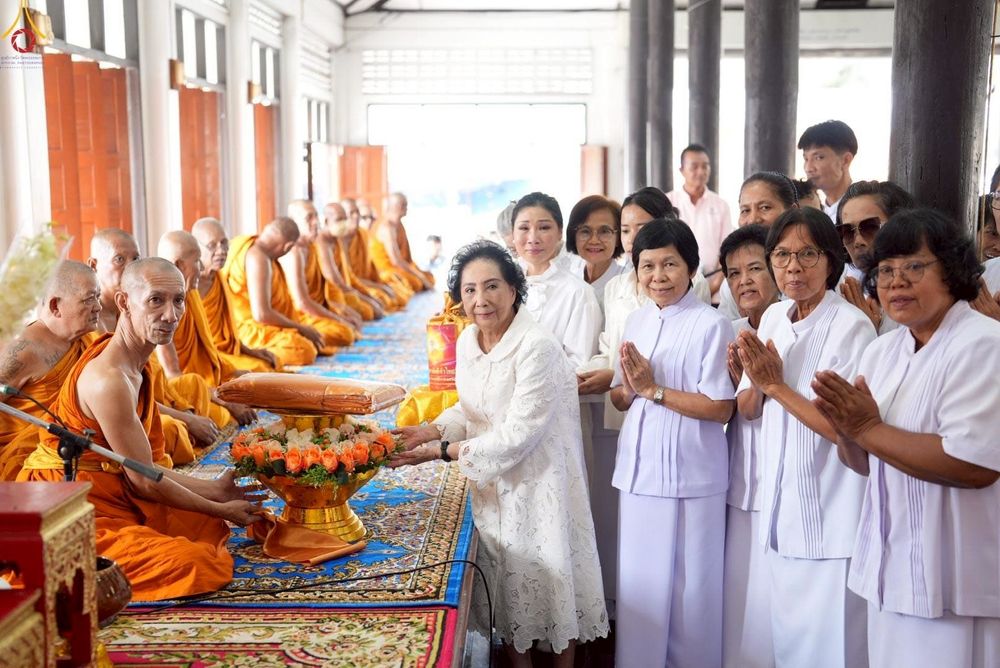 ภาพ No.252487:วันที่ 11 ตุลาคม พ.ศ. 2568 พิธีทอดกฐินสามัคคีทั่วไทย 30,000 วัด โดยคณะศิษยานุศิษย์ บูชาธรรม 81 ปี หลวงพ่อธัมมชโย ณ วัดบางวันทอง อ.บ้านแพ้ว จ.สมุทรสงคราม