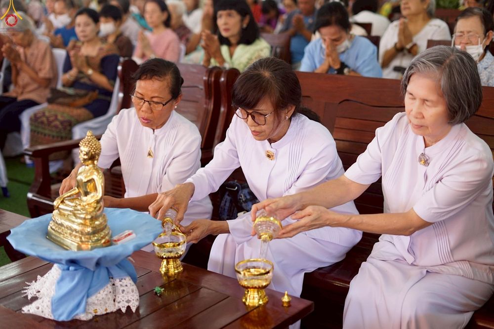 ภาพ No.250849:วันพุธที่ 8 ตุลาคม พ.ศ. 2568 พิธีทอดกฐินสามัคคีทั่วไทย 30,000 วัด โดยคณะศิษยานุศิษย์ บูชาธรรม 81 ปี หลวงพ่อธัมมชโย ณ วัดบางช้างใต้ อำเภอสามพราน  จังหวัดนครปฐม