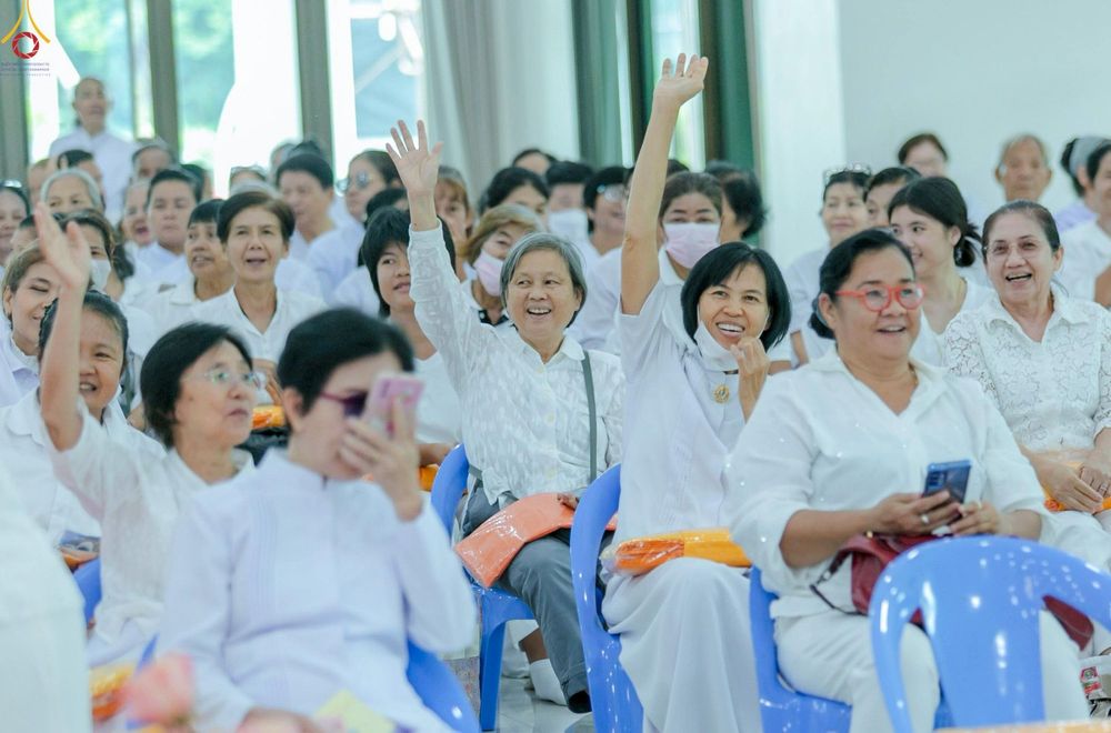 ภาพ No.246828:วันอาทิตย์ที่ 14 กันยายน พ.ศ. 2568 พิธีทอดผ้าป่า ซื้อดิน ปรับพื้นที่ลานธรรม  และพิธีกลั่นแผ่นดิน โปรยทราย สถาปนาองค์พระเจดีย์ เพื่อสร้างสันติภาพโลก  ณ ศูนย์ปฏิบัติธรรมสระบุรี อ.พระพุทธบาท จ.สระบุรี