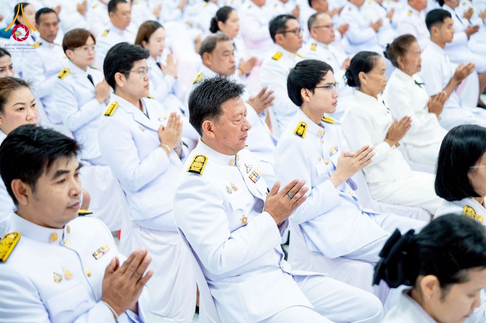 ภาพ No.275989:วันที่ 5 ธันวาคม พ.ศ. 2568 พสกนิกรอำเภอคลองหลวง พร้อมใจบำเพ็ญกุศลอุทิศถวาย “ในหลวงรัชกาลที่ 9” น้อมรำลึกในพระมหากรุณาธิคุณ เนื่องในวันคล้ายวันพระบรมราชสมภพ วันชาติ และวันพ่อแห่งชาติ ณ อาคารปลูกศรัทธา 2 วัดพระธรรมกาย อำเภอคลองหลวง จังหวัดปทุมธานี