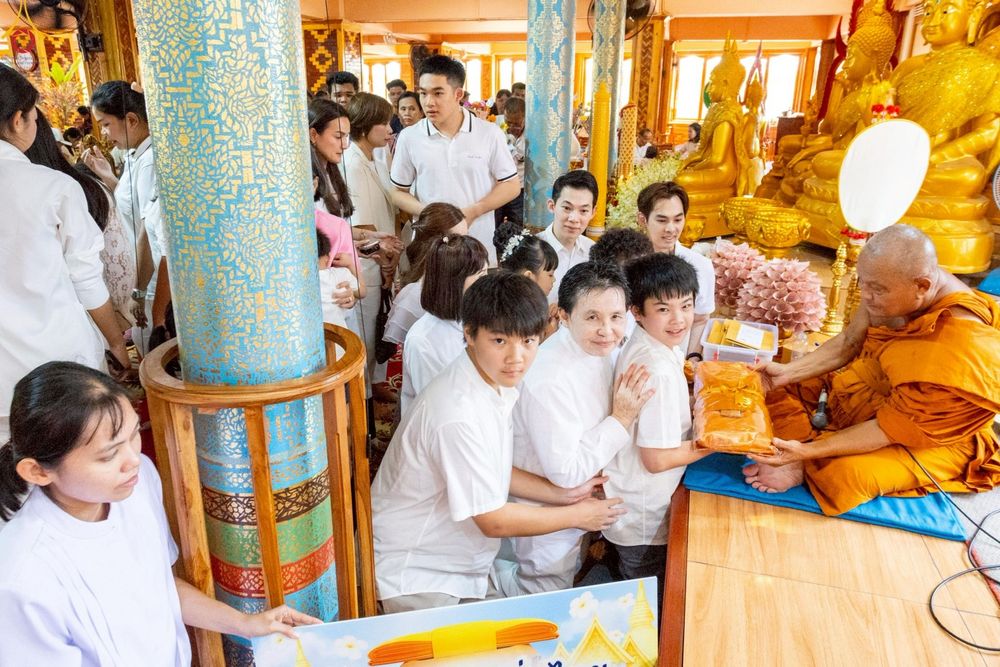 ภาพ No.254919:วันที่ 12 ตุลาคม พ.ศ. 2568 พิธีทอดกฐินสามัคคีทั่วไทย 30,000 วัด โดยคณะศิษยานุศิษย์ บูชาธรรม 81 ปี หลวงพ่อธัมมชโย ณ วัดตะคร้ำเอน อ.ท่ามะกา  จ.กาญจนบุรี