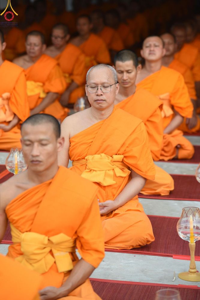 ภาพ No.201544:พิธีจุดประทีปถวายเป็นพุทธบูชา และบูชาธรรมมหาปูชนียาจารย์ ณ อาคารธรรมยาตรา กตัญญูบูชามหาปูชนียาจารย์ ตรงข้ามวัดปากน้ำภาษีเจริญ จ.กรุงเทพมหานคร ในโครงการธรรมยาตรา กตัญญูบูชา มหาปูชนียาจารย์ พระมงคลเทพมุนี(สด จนฺทสโร) พระผู้ปราบมาร อนุสรณ์สถาน 7 แห่ง
