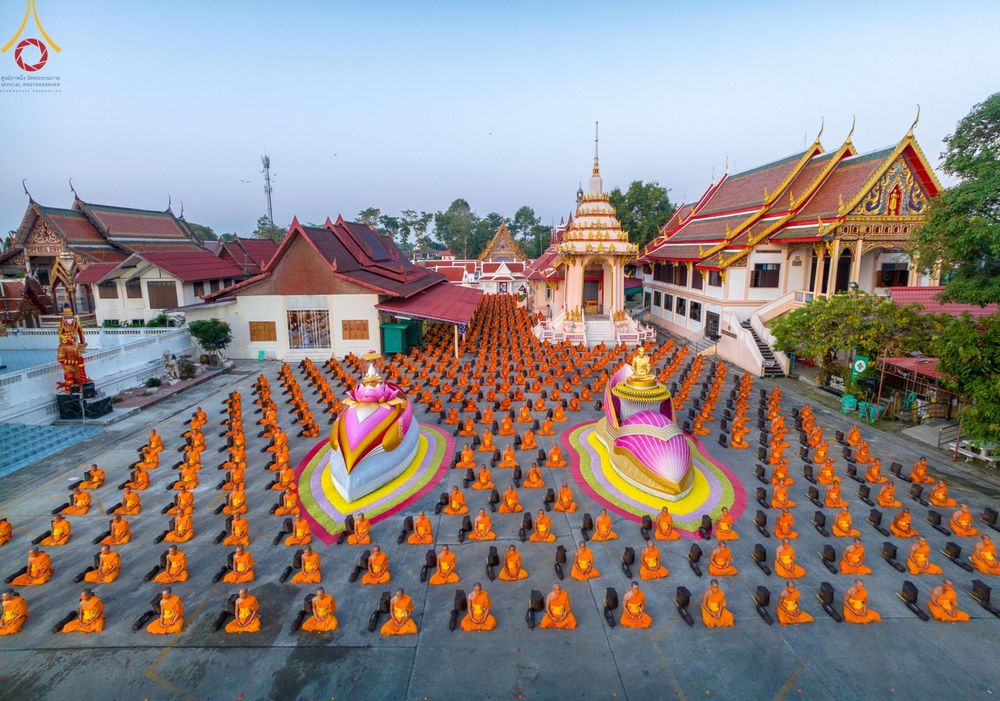 ภาพ No.113728:พระธรรมยาตราร่วมปฏิบัติธรรม และถ่ายภาพหมู่ประวัติศาสตร์ ปีที่ 12  วันที่ 16 มกราคม พ.ศ. 2567  ณ วัดโบสถ์บน จ.นนทบุรี