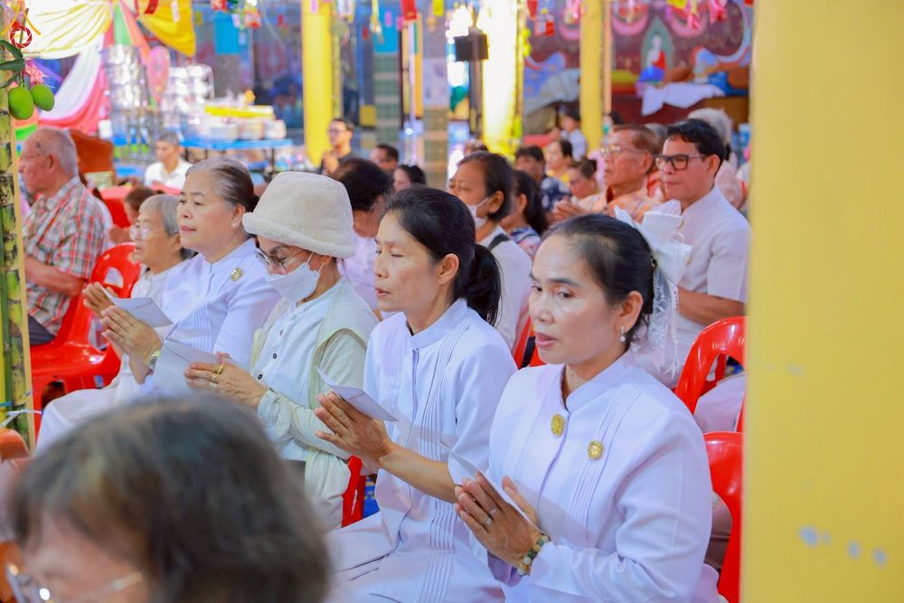 ภาพ No.256379:วันที่ 12 ตุลาคม พ.ศ. 2568 พิธีทอดกฐินสามัคคีทั่วไทย 30,000 วัด โดยคณะศิษยานุศิษย์ บูชาธรรม 81 ปี หลวงพ่อธัมมชโย ณ วัดเสาธงนอก อ.บางเสาธง จ.สมุทรปราการ