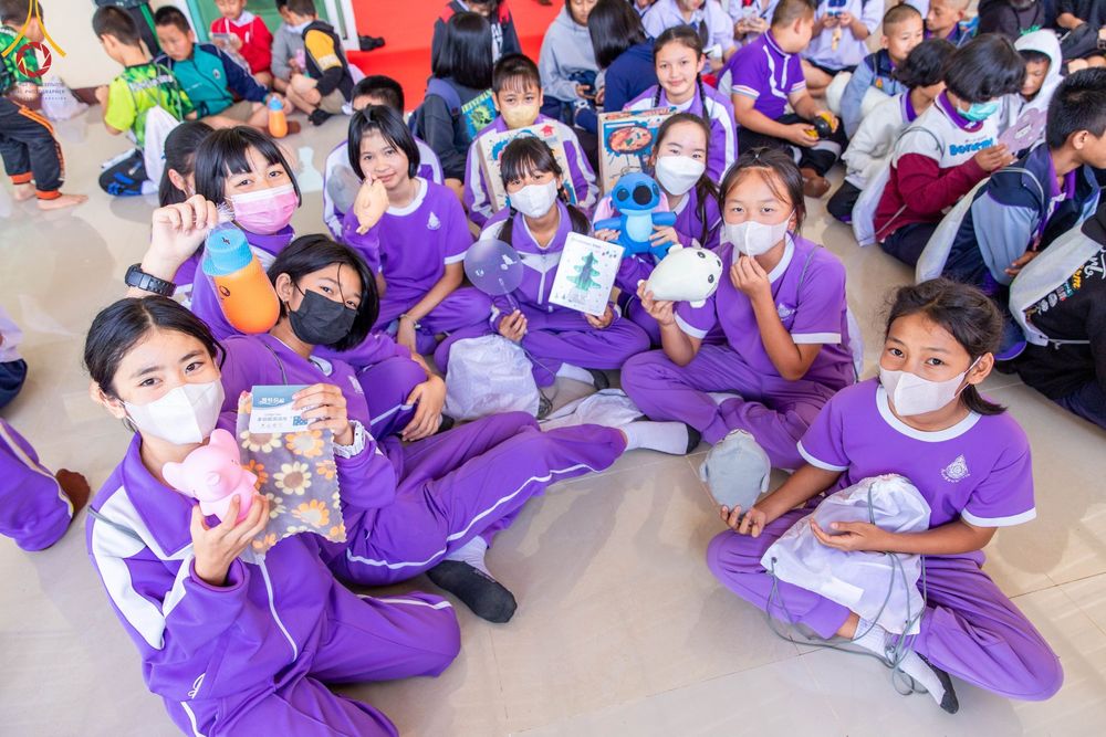 ภาพ No.104738:วันรวมพลังเด็กดี V-star ผู้นำฟื้นฟูศีลธรรมโลก จังหวัดแม่ฮ่องสอน วันพฤหัสบดีที่ 30 พฤศจิกายน พ.ศ. 2566 ณ ศูนย์ปฏิบัติธรรมขุนยวม อ.ขุนยวม จ.แม่ฮ่องสอน