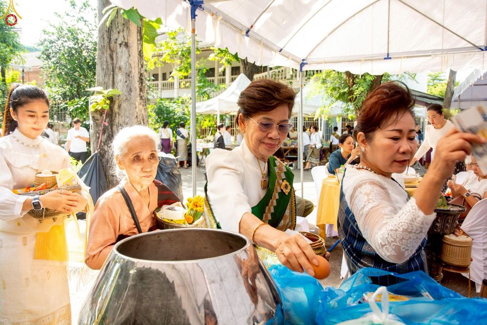 ภาพ No.271718:วันอาทิตย์ที่ 26 ตุลาคม พ.ศ. 2568 กฐินสมทบวัดต่างประเทศ โดยคณะศิษยานุศิษย์ บูชาธรรม 81 ปี  หลวงพ่อธัมมชโย ณ วัดสีอัมพอน นครเวียงจันทน์ สปป.ลาว