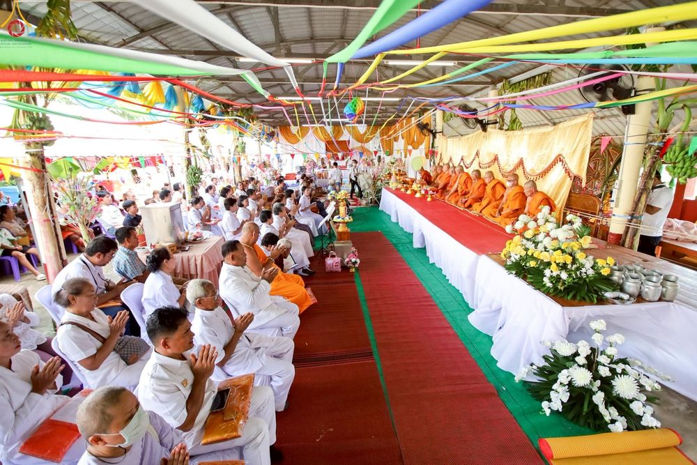 ภาพ No.250872:วันพุธที่ 8 ตุลาคม พ.ศ. 2568 พิธีทอดกฐินสามัคคีทั่วไทย 30,000 วัด โดยคณะศิษยานุศิษย์ บูชาธรรม 81 ปี หลวงพ่อธัมมชโย ณ วัดวังวน อ.พรหมพิราม จ.พิษณุโลก