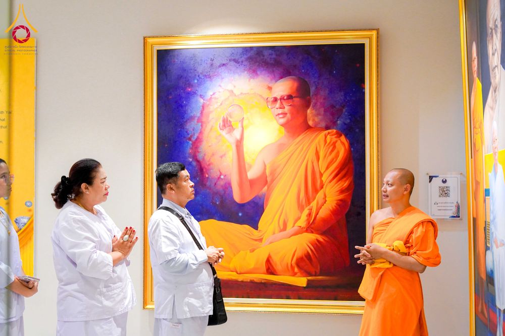 ภาพ No.327655:วันที่ 1-6 พฤษภาคม พ.ศ.2569 ต้อนรับชาวต่างชาติ พระภิกษุ คณะชาวเมียนมาร์  อุบาสิกาชาวอินเดีย เยี่ยมชมวัดพระธรรมกายและสักการะพระมหาธรรมกายเจดีย์