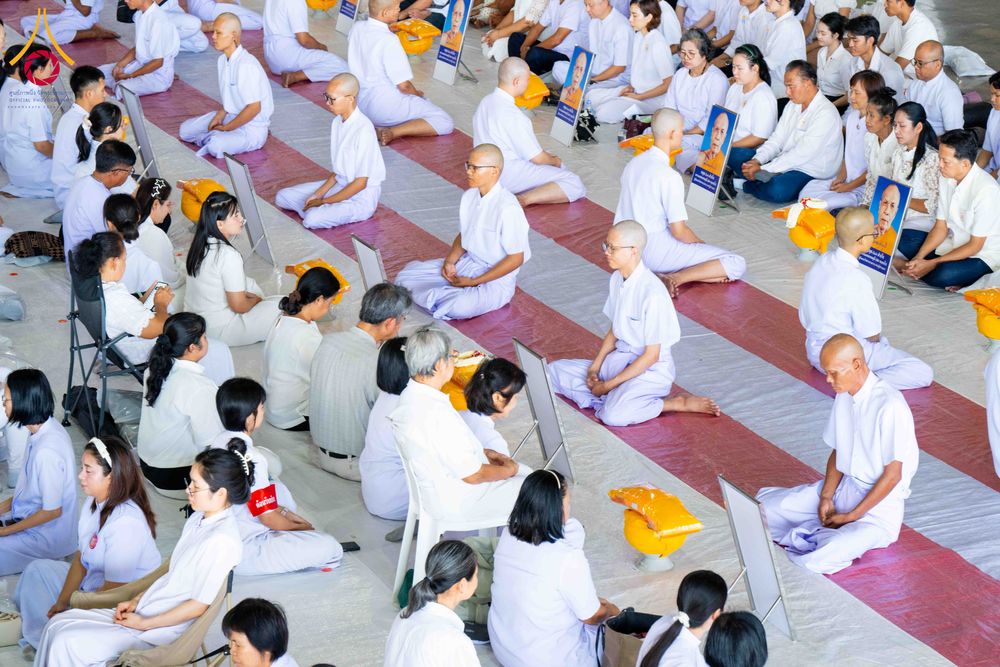 ภาพ No.321289:วันเสาร์ที่ 11 เมษายน พ.ศ.2569 พิธีขอขมาและมอบผ้าไตร โครงการอุปสมบทหมู่ บูชาธรรมหลวงพ่อธัมมชโย พ.ศ.2569 โครงการอุปสมบทหมู่ธรรมทายาท ระดับอุดมศึกษา รุ่น 53 (ภาคฤดูร้อน) ณ วัดพระธรรมกาย ปทุมธานี