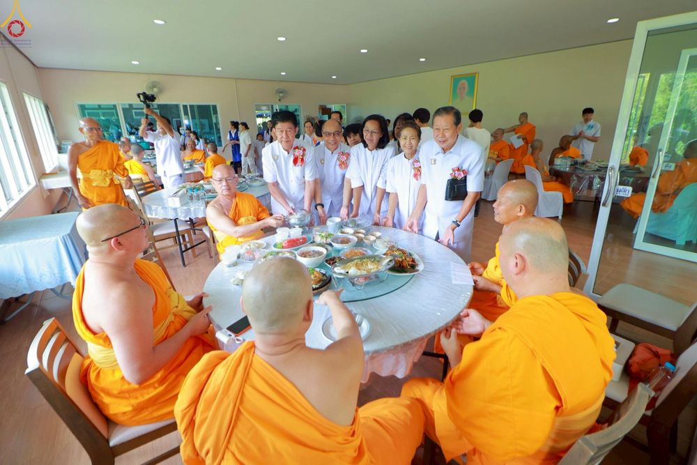 ภาพ No.261029:วันอังคารที่ 14 ตุลาคม พ.ศ. 2568 พิธีทอดกฐินสามัคคี "สร้างองค์พระเจดีย์เพื่อสร้างสันติภาพโลก" ขนาดหน้าตัก 10 เมตร ณ ศูนย์ปฏิบัติธรรมระยอง(บ้านช่องลม) ตำบลบางบุตร อำเภอบ้านค่าย จังหวัดระยอง