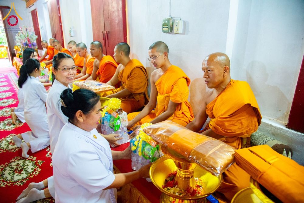 ภาพ No.165874:พิธีทอดกฐิน ณ วัดม่วงโตน ตำบลเหล่ายาว อำเภอบ้านโฮ่ง จังหวัดลำพูน ในโครงการกฐินสามัคคีทั่วไทย 30,000 วัด บูชาธรรม 80 ปี หลวงพ่อธัมมชโย โดยคณะศิษยานุศิษย์วัดพระธรรมกาย วันที่ 20 ตุลาคม พ.ศ. 2567