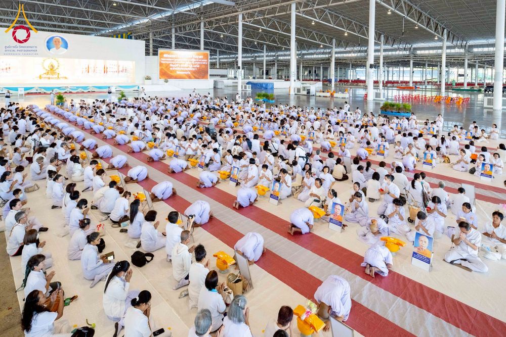 ภาพ No.277368:วันเสาร์ที่ 6 ธันวาคม พ.ศ. 2568 พิธีบรรพชาอุปสมบทและพิธีถวายบาตร โครงการอุปสมบทบูชาธรรมมหาปูชนียาจารย์ ประจำปี พ.ศ.2568 โครงการบวชพระนานาชาติ AEC และ WAB รุ่น CEO (นักบริหาร) รุ่นที่ 5 ณ โบสถ์พระไตรปิฏก วัดพระธรรมกาย