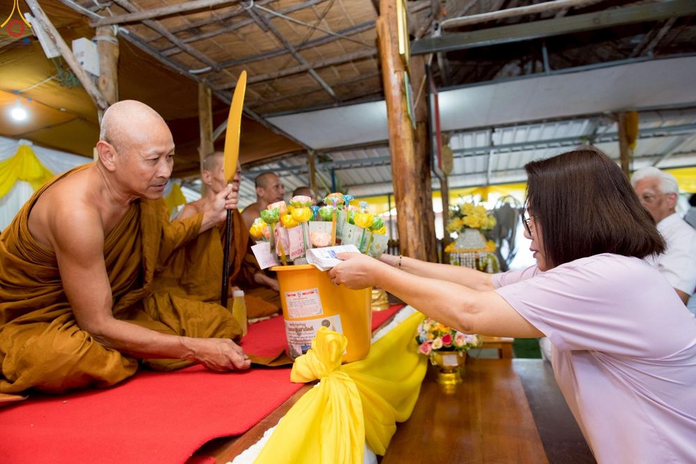 ภาพ No.262879:วันที่ 11 ตุลาคม พ.ศ. 2568 พิธีทอดกฐินสามัคคีทั่วไทย 30,000 วัด โดยคณะศิษยานุศิษย์ บูชาธรรม 81 ปี หลวงพ่อธัมมชโย ณ สำนักปฏิบัติธรรมเปล่งศรีธรรมจักร อ.หนองหญ้าไซ จ.สุพรรณบุรี