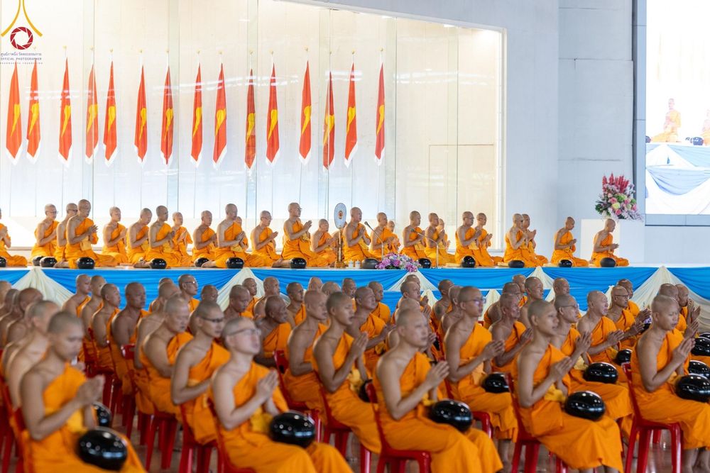 ภาพ No.137141:พิธีตักบาตร และปฏิบัติธรรม ในวันวิสาขบูชา วันพุธที่ 22 พฤษภาคม พ.ศ. 2567 ( วันพระขึ้น15 ค่ำ เดือน 6 ) ณ วัดพระธรรมกาย จ.ปทุมธานี