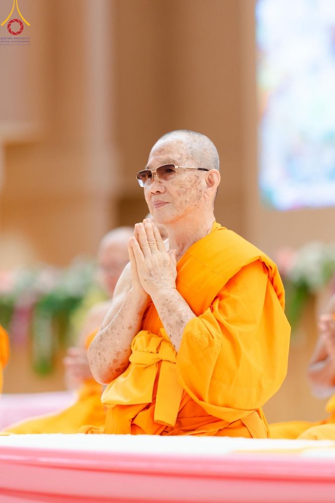 ภาพ No.206864:พิธีถวายโคมมาฆประทีป น้อมถวายเป็นพุทธบูชา แด่คณะพระภิกษุ สามเณร วัดพระธรรมกาย วันอาทิตย์ที่ 9 กุมภาพันธ์ พ.ศ. 2568 ณ ห้องแก้วสารพัดนึก 2 สภาธรรมกายสากล วัดพระธรรมกาย จังหวัดปทุมธานี