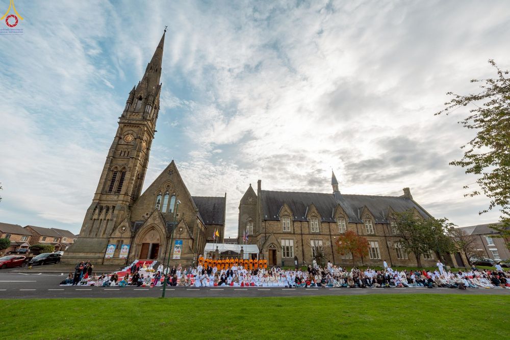 ภาพ No.270838:วันอาทิตย์ที่ 19 ตุลาคม พ.ศ. 2568 พิธีทอดกฐิน “หนึ่งไม่มีสอง” วัดพระธรรมกายนิวคาสเซิล เมืองนิวคาสเซิล ประเทศอังกฤษ 