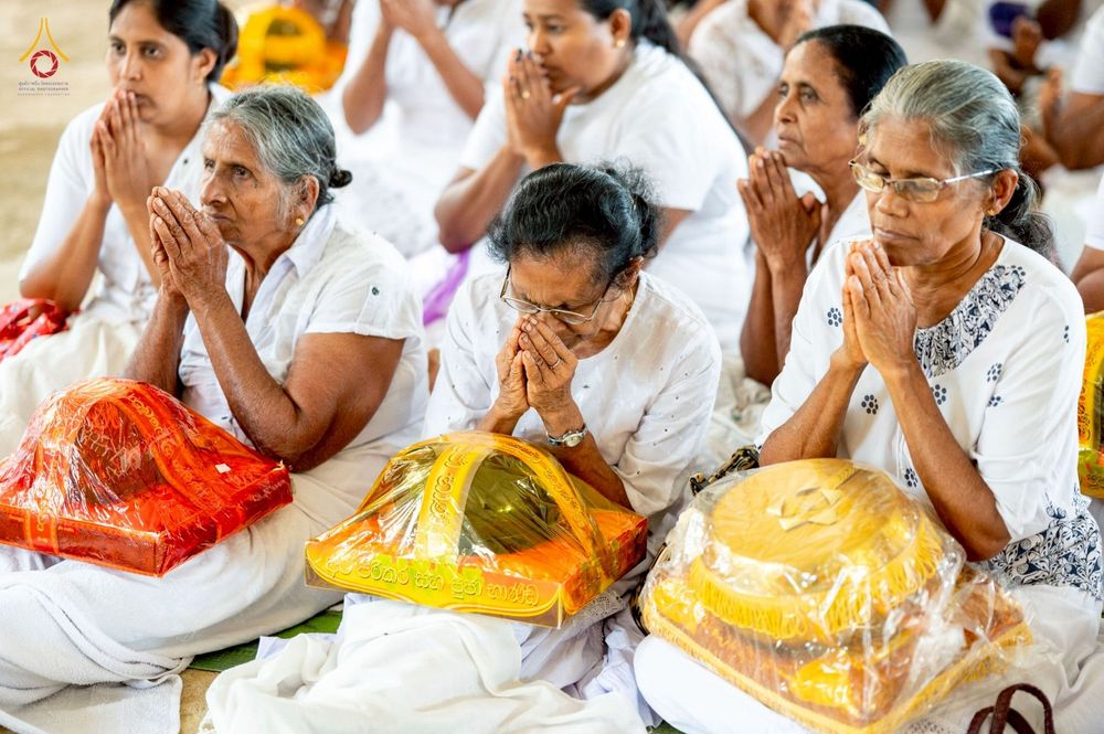 ภาพ No.262972:วันที่ 22 ตุลาคม พ.ศ. 2568 พิธีทอดกฐินสมทบ วัดกัลยาณมิตรต่างประเทศ  บูชาธรรม 81 ปี หลวงพ่อธัมมชโย ณ วัดโกฮอน ราชมหาวิหารายา และวัดศรีสุธรรมมารามายา   เมืองมาตะเล ประเทศศรีลังกา 