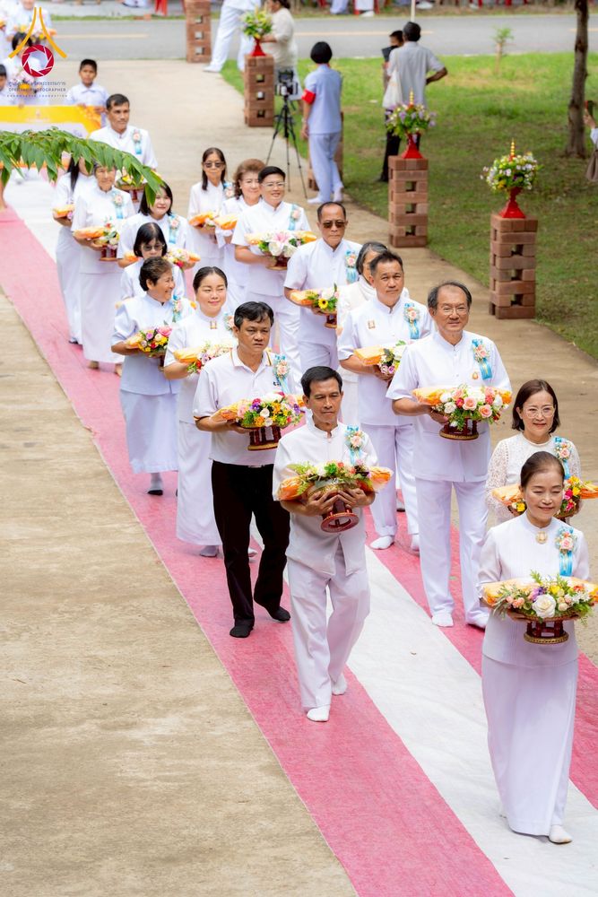 ภาพ No.255005:วันที่ 15 ตุลาคม พ.ศ. 2568 พิธีทอดกฐินสามัคคีประจำปี 2568 บูชาธรรม 81 ปี หลวงพ่อธัมมชโย ณ ศูนย์อบรมเยาวชนกาญจนบุรี