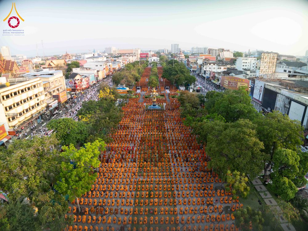 ภาพ No.312563:วันอาทิตย์ที่ 8 มีนาคม พ.ศ.2569 ทำบุญเมืองนครราชสีมา 558 ปี ตักบาตรพระ 10,000 รูป