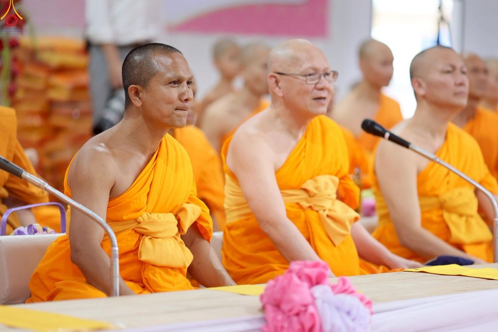 ภาพ No.272285:วันเสาร์ที่ 1 พฤศจิกายน พ.ศ. 2568 พิธีทอดกฐินสามัคคี สร้างกุฏิหมู่สามเณร ณ ศูนย์ปฏิบัติธรรมเบญจธรรม ปทุมธานี  ต.บ้านปทุม อ.สามโคก จ.ปทุมธานี