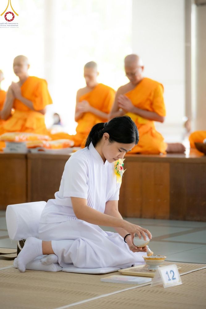 ภาพ No.142070:พิธีบุพเปตพลี ครั้งที่ 152 ร่วมอุทิศบุญแด่หมู่ญาติที่ล่วงลับไปแล้ว และสืบทอดอายุพระพุทธศาสนา วันศุกร์ที่ 21 มิถุนายน พ.ศ. 2567 วันพระขึ้น 15 ค่ำ เดือน 7 ณ หอฉันคุณยายอาจารย์ วัดพระธรรมกาย