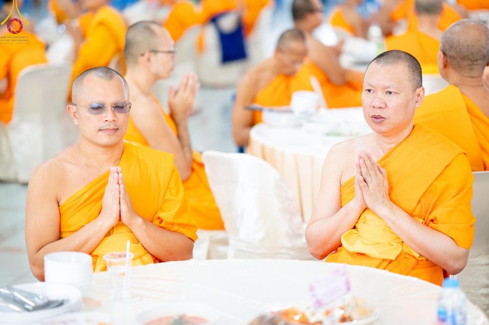ภาพ No.157679:พิธีถวายภัตตาหารเมนูสวรรค์ ในพรรษาแห่งการเข้าถึงธรรม วันเสาร์ที่ 28 กันยายน พ.ศ. 2567 ณ หอฉันคุณยายอาจารย์ฯ วัดพระธรรมกาย