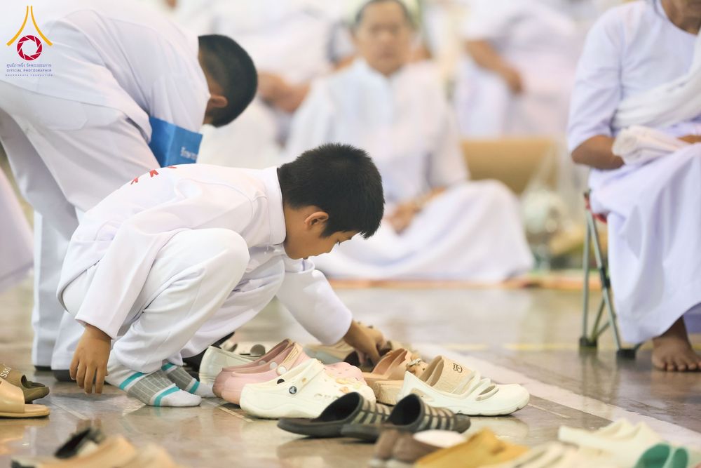 ภาพ No.264311:วันอาทิตย์ที่ 2 พฤศจิกายน พ.ศ. 2568 พิธีบูชาข้าวพระ ณ สภาธรรมกายสากล วัดพระธรรมกาย