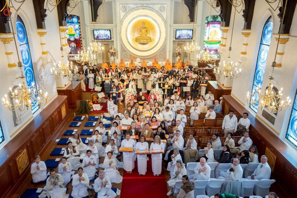 ภาพ No.270874:วันอาทิตย์ที่ 19 ตุลาคม พ.ศ. 2568 พิธีทอดกฐิน “หนึ่งไม่มีสอง” วัดพระธรรมกายนิวคาสเซิล เมืองนิวคาสเซิล ประเทศอังกฤษ 