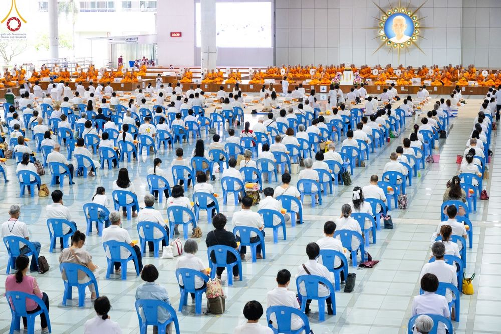 ภาพ No.136159:พิธีบุพเปตพลี ครั้งที่ 150 ร่วมอุทิศบุญให้แก่หมู่ญาติที่ล่วงลับไปแล้ว และสืบทอดอายุพระพุทธศาสนา วันอังคารที่ 7 พฤษภาคม พ.ศ. 2567 ( วันพระ แรม 14 ค่ำ เดือน 5 ) ณ หอฉันคุณยายอาจารย์ฯ วัดพระธรรมกาย