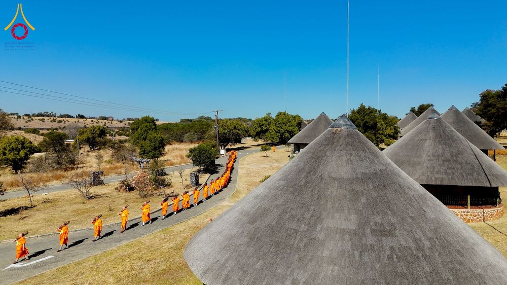 ภาพ No.232849:วันที่ 1 กรกฏาคม พ.ศ. 2568 Dhammayatra in South Africa 2025 ธรรมยาตราแอฟริกาใต้ — เส้นทางแห่งสติ สมาธิ และปัญญา ธรรมทายาทที่ได้อบรมโครงการบรรพชาอุปสมบทหมู่ครั้งที่ 2 ณ วัดพระธรรมกายโจฮันเนสเบิร์ก ประเทศแอฟริกาใต้