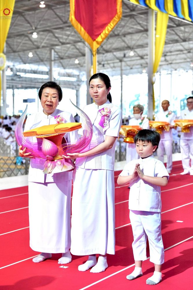 ภาพ No.277491:วันอาทิตย์ต้นเดือนที่ 7 ธันวาคม พ.ศ.2568 พิธีทอดผ้าป่าต้นสมบัติจักรพรรดิ ณ สภาธรรมกายสากล วัดพระธรรมกาย