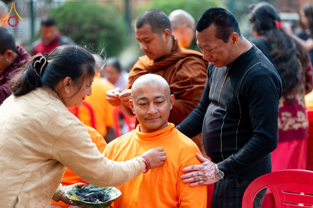 ภาพ No.209779:วันที่ 28 กุมภาพันธ์ พ.ศ.2568 พิธีเปิดโครงการบวชสามเณร พิธีถวายไทยธรรม พิธีขอขมามอบผ้าไตร  ณ เมืองปาตัน ประเทศเนปาล