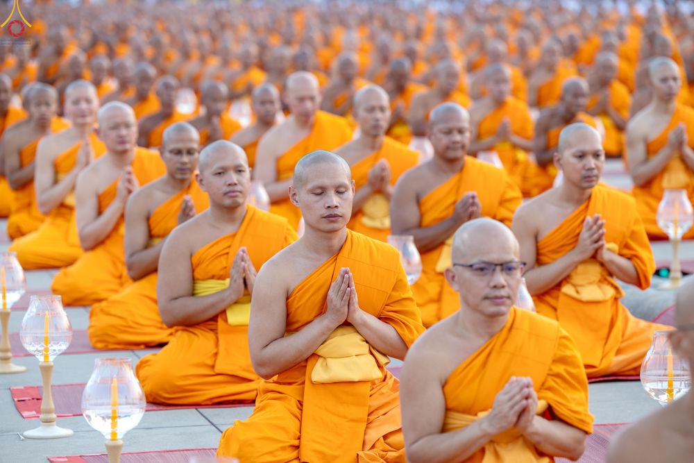 ภาพ No.307557:วันที่ 31 มกราคม พ.ศ. 2569 พิธีจุดประทีปธรรมถวายเป็นพุทธบูชา  และบูชาธรรมมหาปูชนียาจารย์ (ภาพชุดที่ 2) ณ วัดพระธรรมกาย ปทุมธานี ในโครงการธรรมยาตรา กตัญญูบูชา มหาปูชนียาจารย์ พระมงคลเทพมุนี(สด จนฺทสโร) พระผู้ปราบมาร อนุสรณ์สถาน 7 แห่ง ปีที่ 14